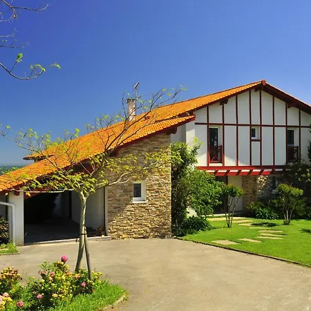 Saint-jean-de-luz Sleeps 10 Pool Wifi Saint-Jean-de-Luz