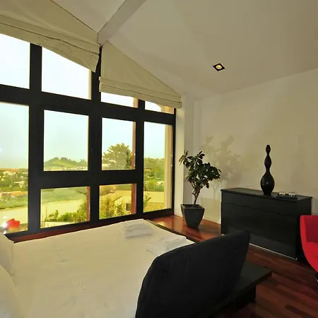 Saint-jean-de-luz Sleeps 10 Pool Wifi Vila