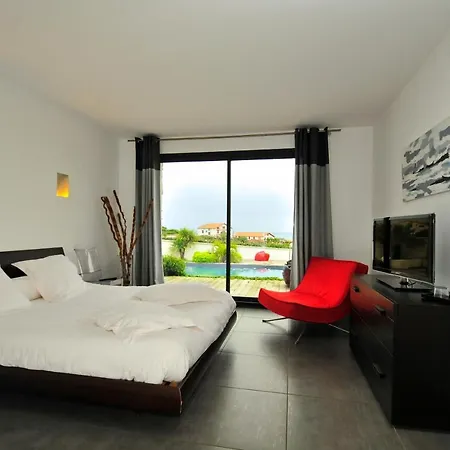 Saint-jean-de-luz Sleeps 10 Pool Wifi *